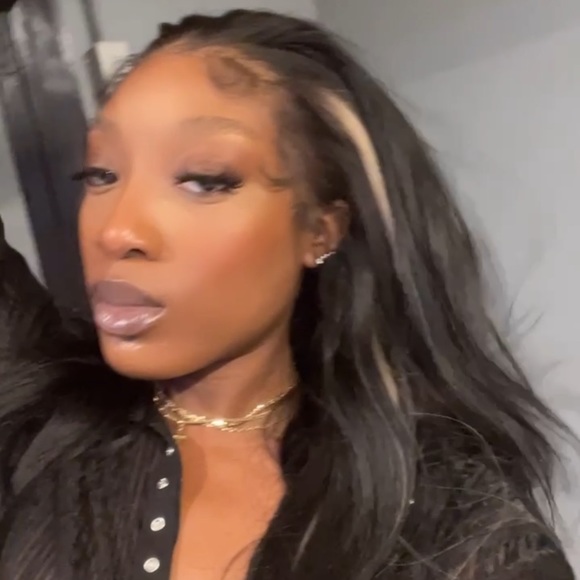 Meet your Posher, Lordess - Picture 1 of 1